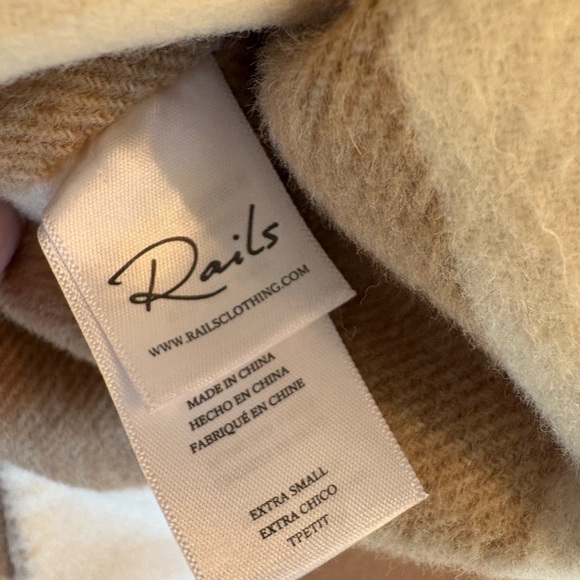 Rails Women's Checkered Tan and Cream Utility Jacket - Picture 7 of 9